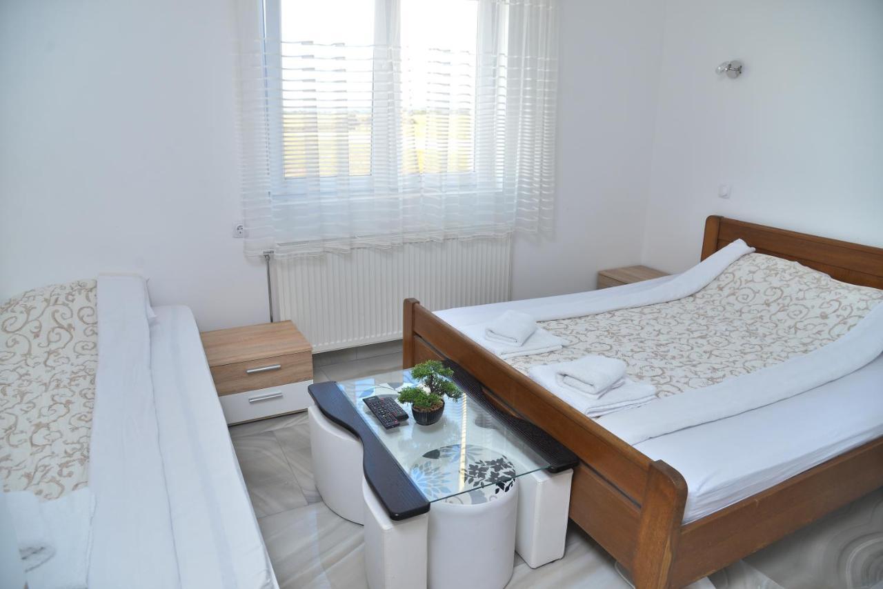Mesecev Konak Bed and Breakfast Ni Eksteriør billede