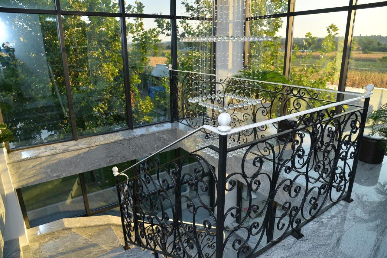 Mesecev Konak Bed and Breakfast Ni Eksteriør billede